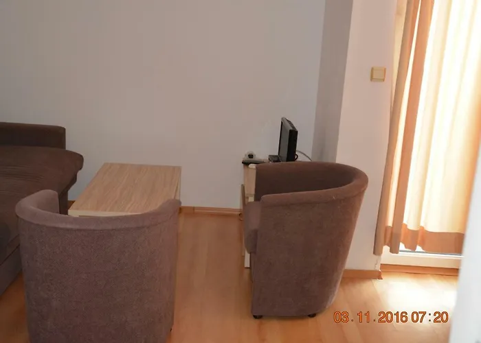 Guest Salena Aparthotel 3*