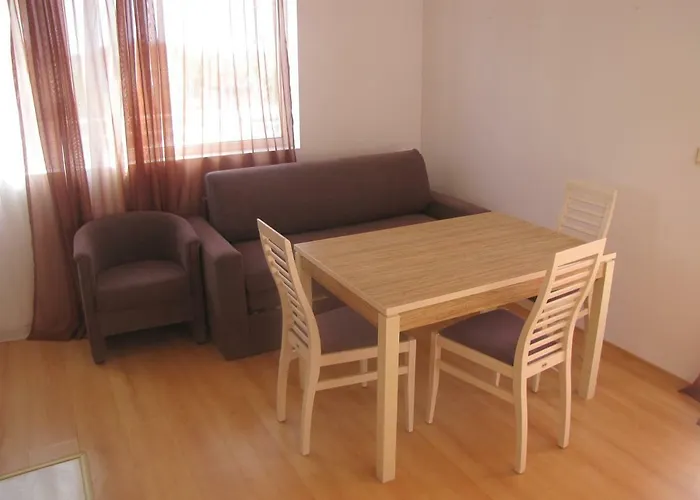 Guest Salena Apartmanhotel 3*