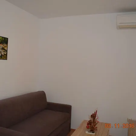 Guest Salena Sluneční pobřeží