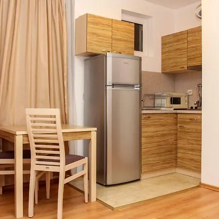 Guest Salena Aparthotel 3*