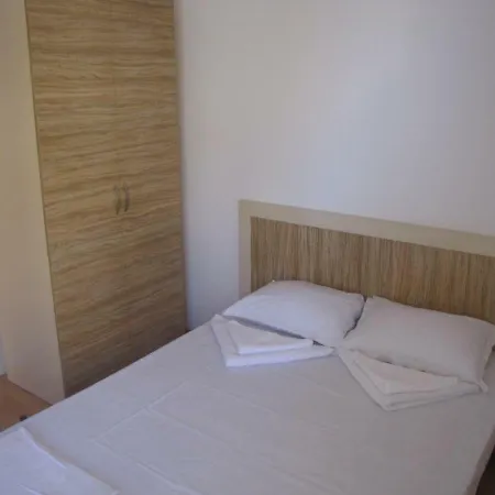 Guest Salena 2*
