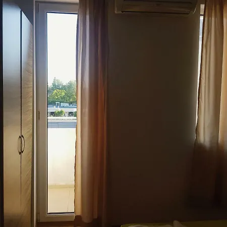Guest Salena Aparthotel 2*