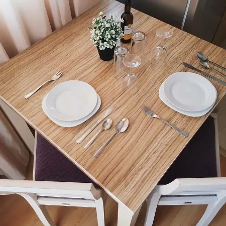 Lägenhetshotell Guest Salena 2*