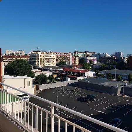 Guest Salena Aparthotel 3*