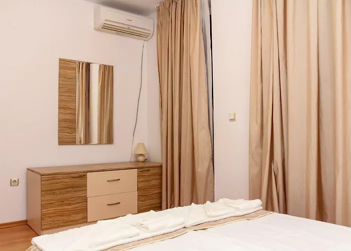 Lägenhetshotell Guest Salena Slăntjev Brjag