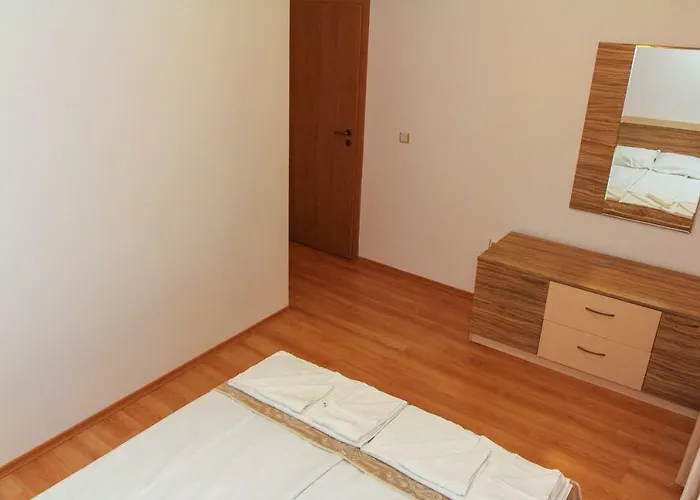 Lägenhetshotell Guest Salena Slăntjev Brjag