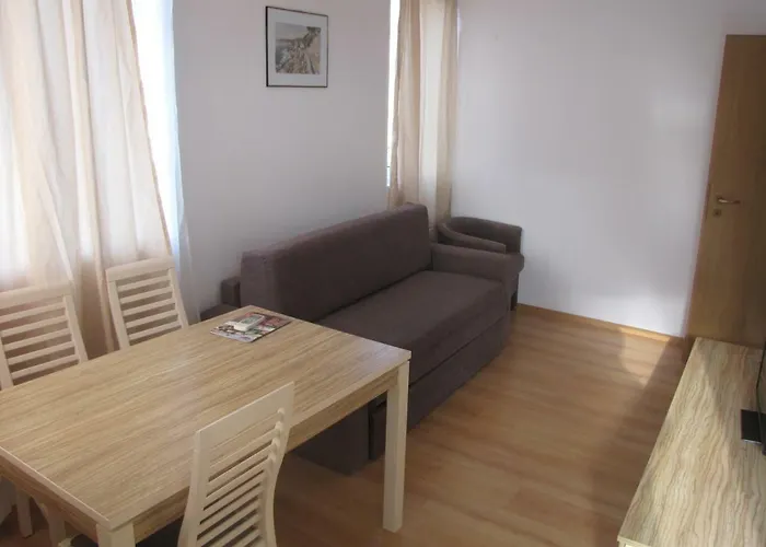 Aparthotel Guest Salena 3*