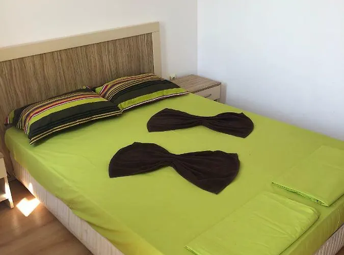 Lägenhetshotell Guest Salena Slăntjev Brjag