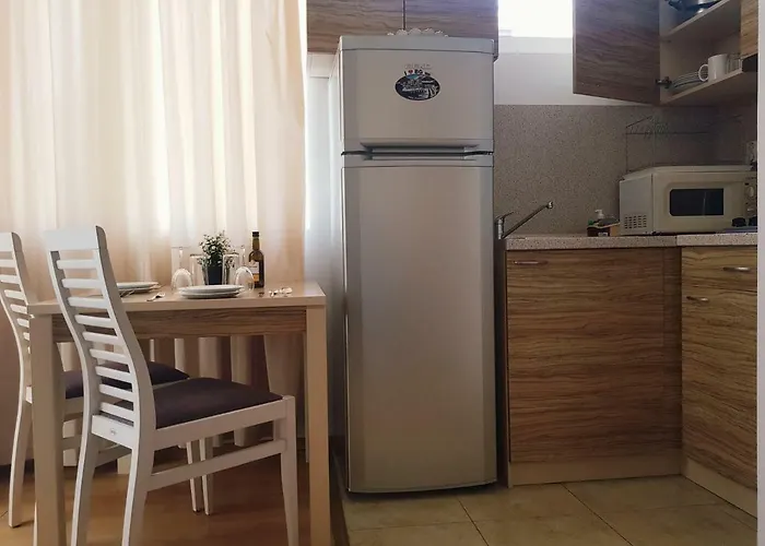 Guest Salena Aparthotel 3*