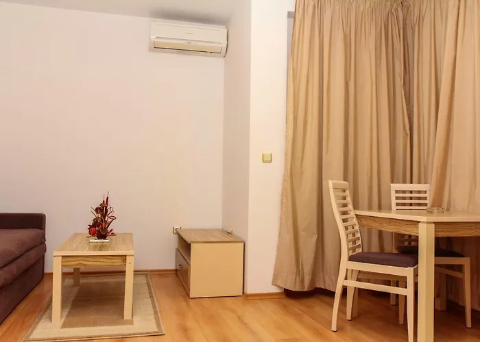 מלון דירות Guest Salena 3*