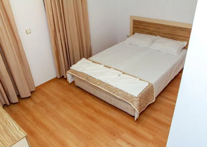 Guest Salena מלון דירות סאני ביץ'