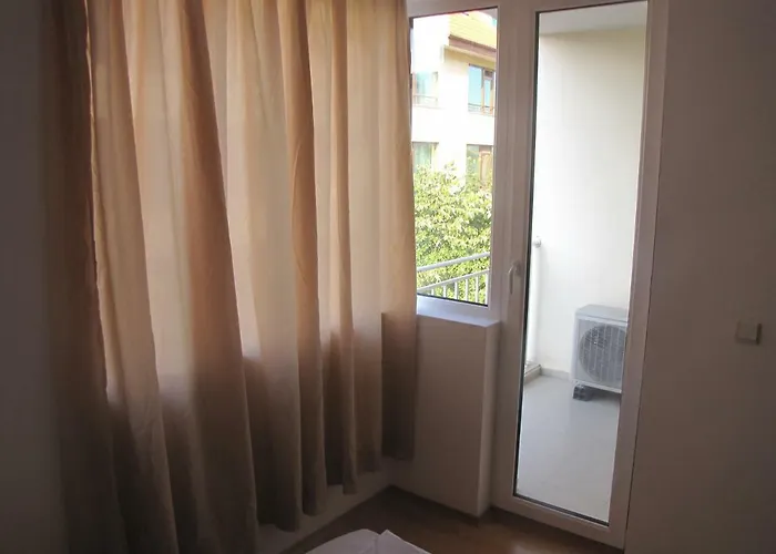 Guest Salena 3* סאני ביץ'