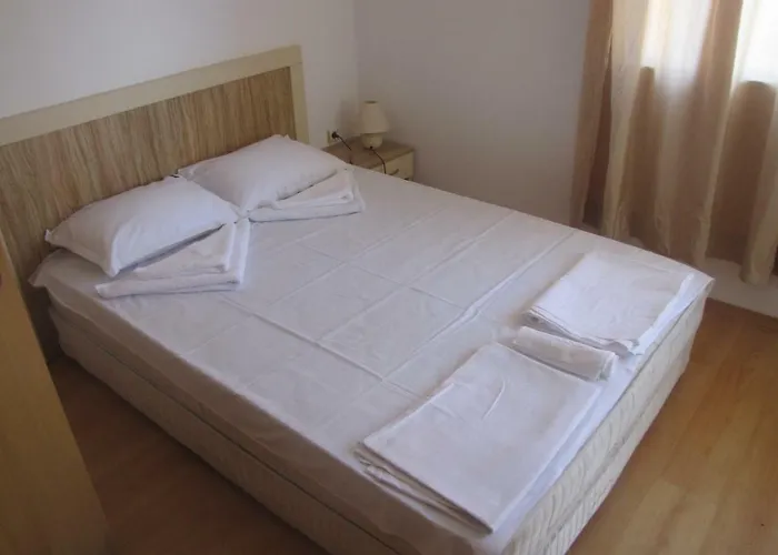 מלון דירות Guest Salena 3*