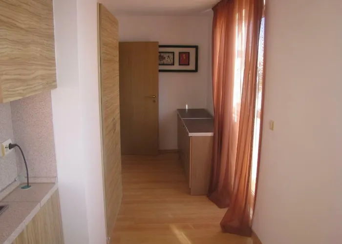 מלון דירות Guest Salena סאני ביץ'