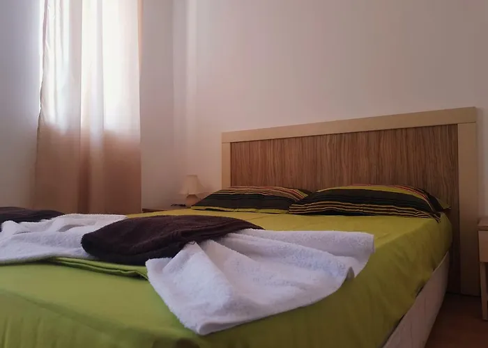 Guest Salena 3* סאני ביץ'