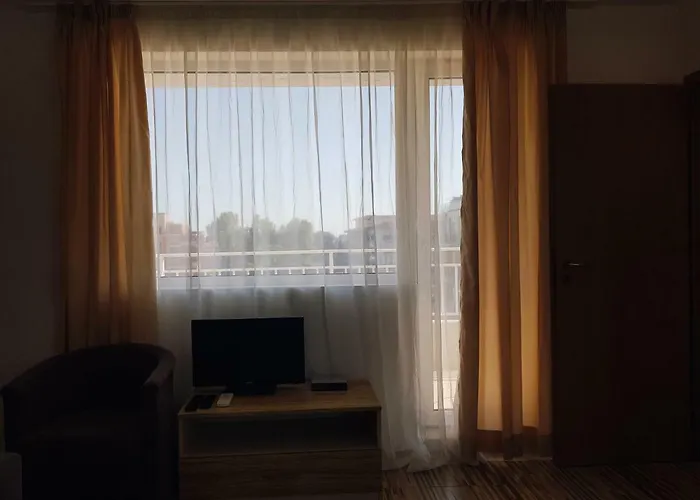 Guest Salena סאני ביץ'