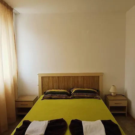Guest Salena Aparthotel 3*